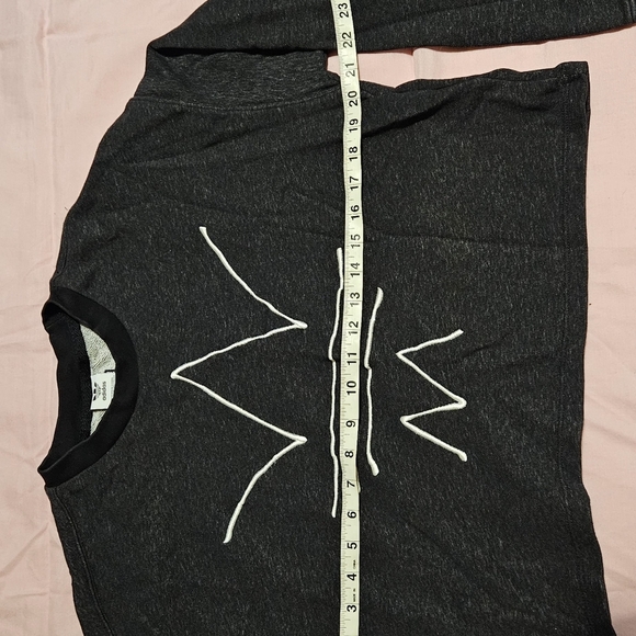 💜Adidas sweater/shirt color gray💕 - Picture 4 of 11